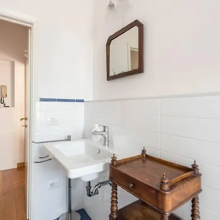 Airy One Bedroom With Terrace Near Palazzo Pitti *