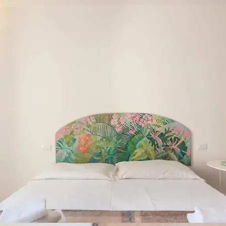 Airy One Bedroom With Terrace Near Palazzo Pitti *