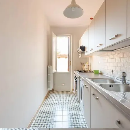 Airy One Bedroom With Terrace Near Palazzo Pitti Apartamento